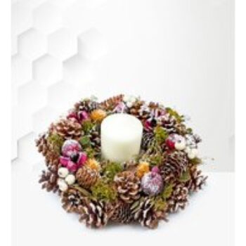 Traditional Christmas Wreath – Christmas Door Wreath – Artificial Christmas Wreaths – Xmas Wreaths - Free Chocs