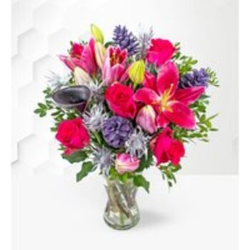 Blitzen – Christmas Flowers – Christmas Flower Delivery – Christmas Flowers By Post – Christmas Bouquets