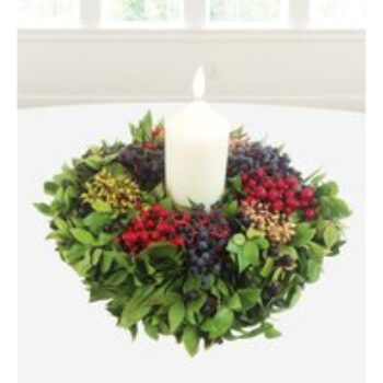 Christmas Candle Wreath - Free Chocs